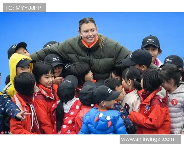 足球明星布娃娃的可爱形象展现与球迷互动的温馨瞬间 足球明星布娃娃的可爱形象展现与球迷互动的温馨瞬间