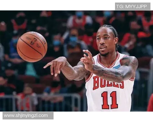 探讨当今足坛超巨球星的标准与代表人物分析