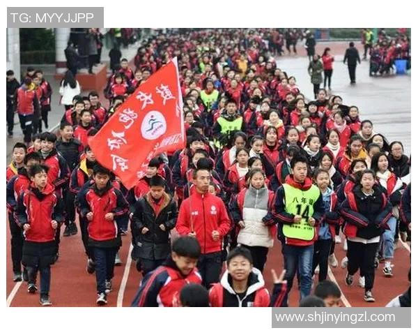 漫画风格的足球明星背影女神照片展现独特魅力与运动精神 漫画风格的足球明星背影女神照片展现独特魅力与运动精神